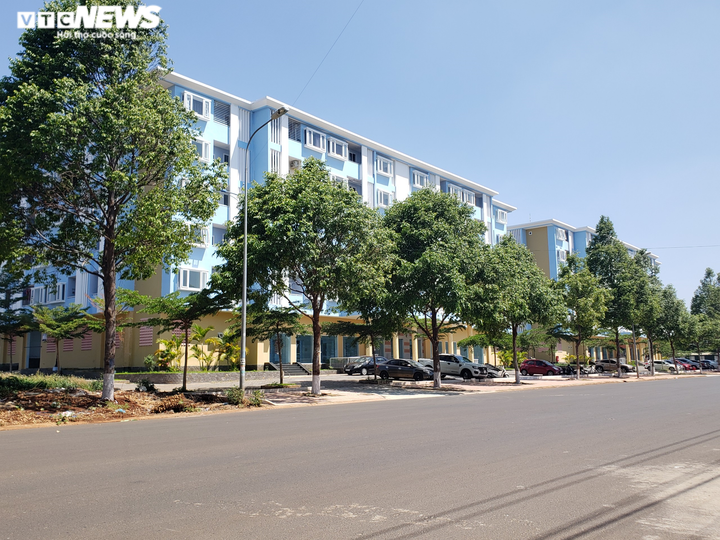 Nhiều cán bộ Sở Xây dựng, Kiểm toán Nhà nước và UBND tỉnh mua nhà ở xã hội - 1