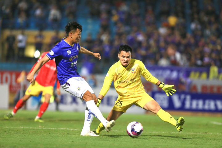 Ghi bàn phút 90, Hà Nội FC chật vật hòa Hà Tĩnh - 2