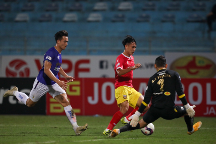 Ghi bàn phút 90, Hà Nội FC chật vật hòa Hà Tĩnh - 1