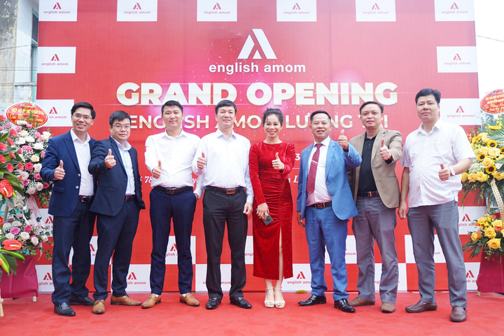 English Amom bình dân hóa phát âm chuẩn Anh Mỹ cho học sinh - 1