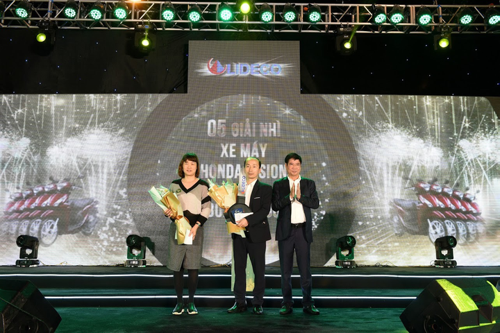 Khách hàng nhận quà hấp dẫn khi mua nhà vườn dự án Lideco - 4