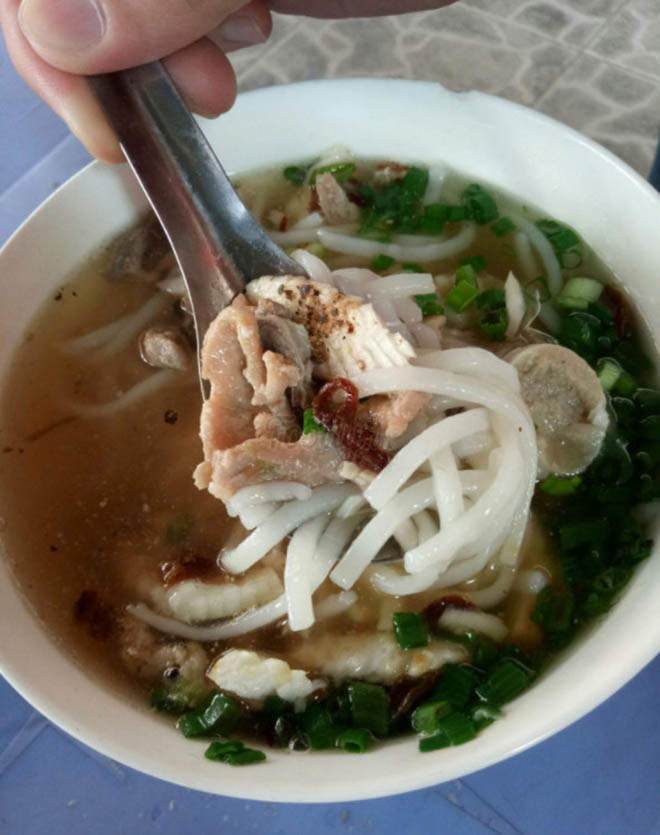 Quán bánh canh 'lò rèn' hơn 30 năm ở An Giang, đã đến thì phải thử 1 lần - 9
