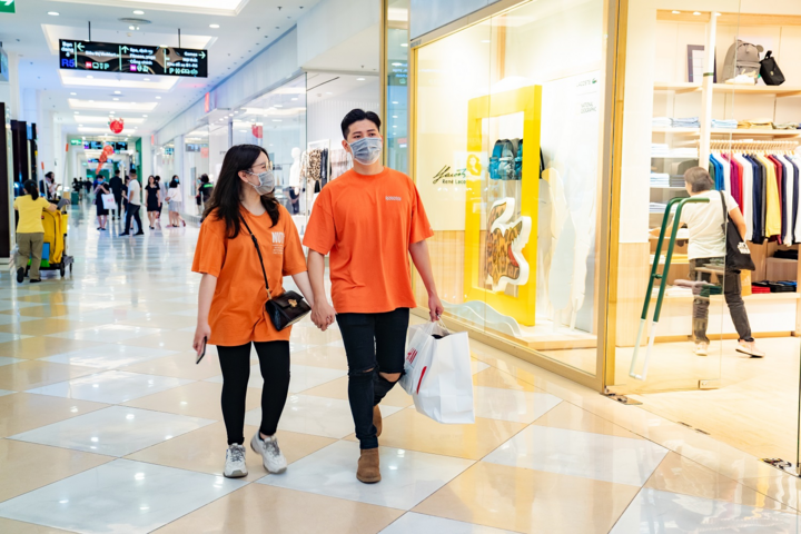 Bán lẻ đổ xô vào trung tâm thương mại sau đại dịch - 4