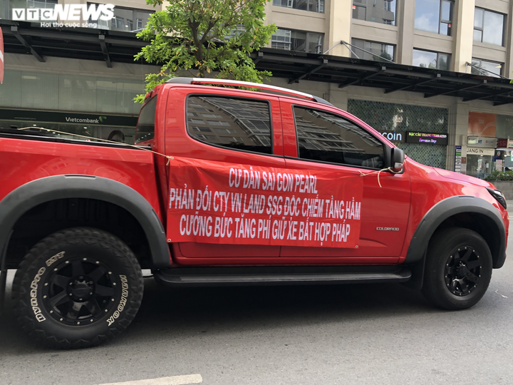 Vietnam Land SSG không đối thoại, cư dân Saigon Pearl lại căng băng rôn phản đối - 2