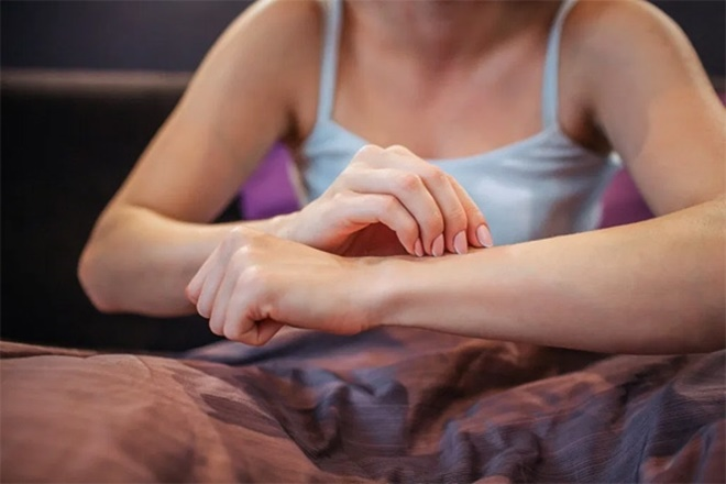 Dấu hiệu ban đêm cảnh báo gan của bạn đang có vấn đề - 1