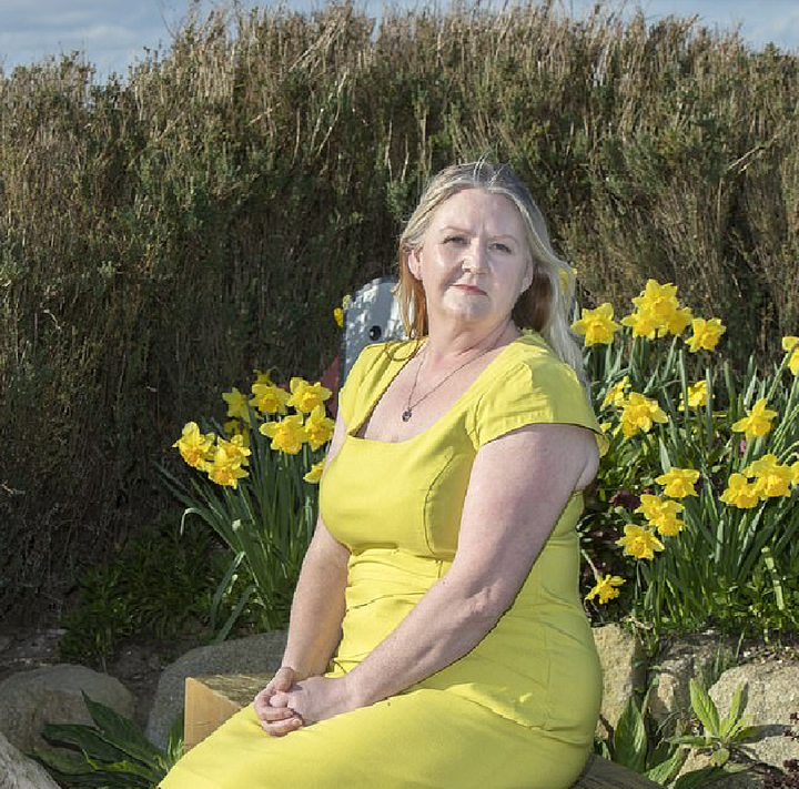 Cựu cảnh sát 2 lần bị lừa tình trên mạng, mất gần 16 tỷ đồng - 1