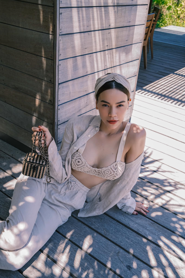 Ngắm nhan sắc ngày càng rực rỡ của Hồ Ngọc Hà - 6