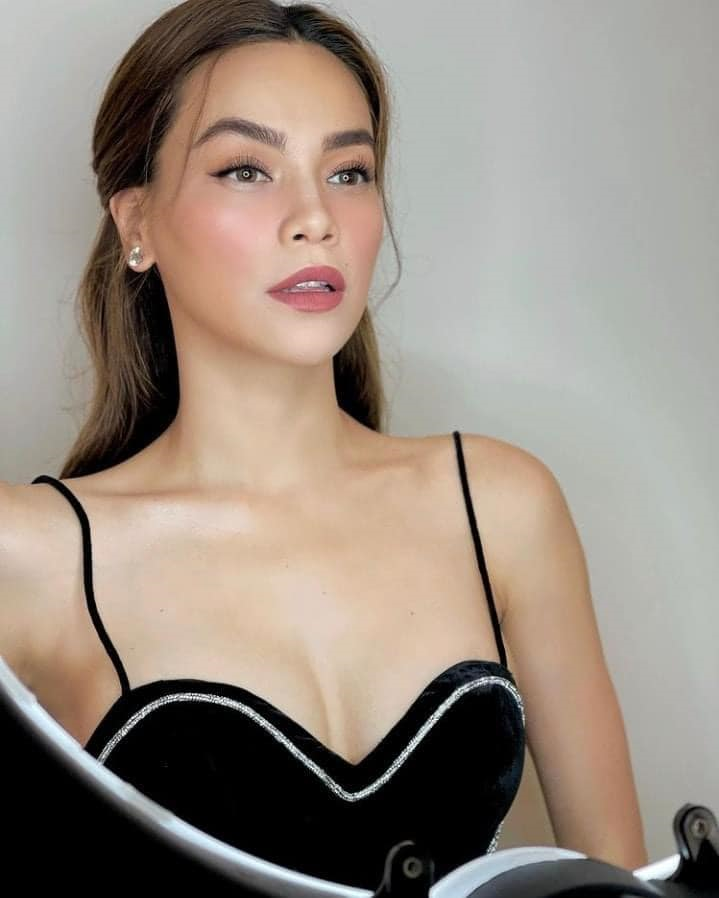 Ngắm nhan sắc ngày càng rực rỡ của Hồ Ngọc Hà - 7