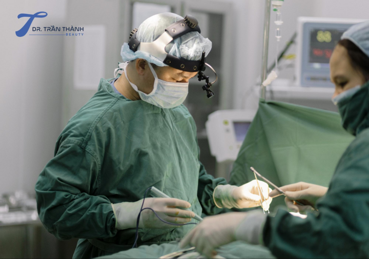 ThS.BS Trần Thành: Chuyên gia phẫu thuật thẩm mỹ nổi tiếng Hà Nội - 2
