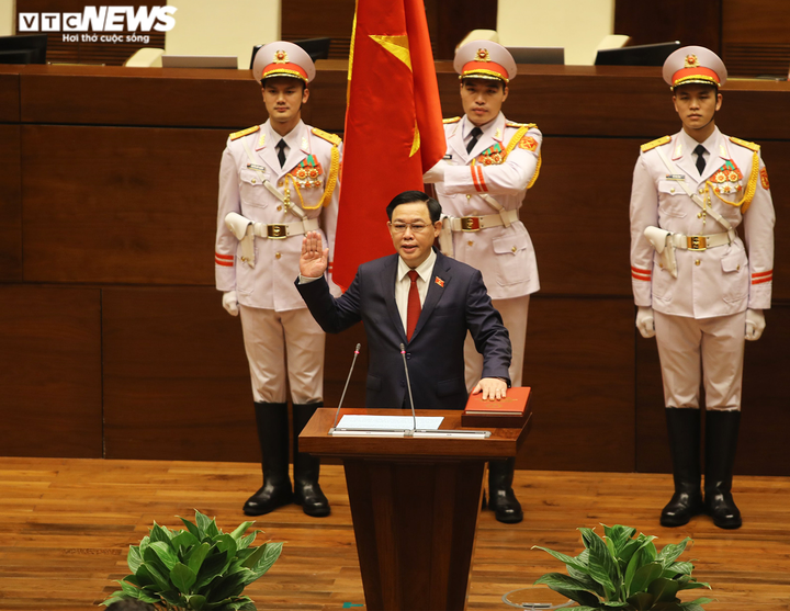 Ảnh: Ông Vương Đình Huệ tuyên thệ nhậm chức Chủ tịch Quốc hội - 4