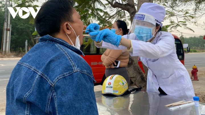 Truy tìm người phụ nữ đi cùng xe với BN2585 từ cửa khẩu Mộc Bài về Bình Dương - 1