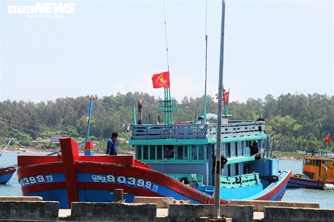 Bị tàu Trung Quốc xua đuổi, cướp bóc, ngư dân vẫn can trường bám đảo Hoàng Sa - 5