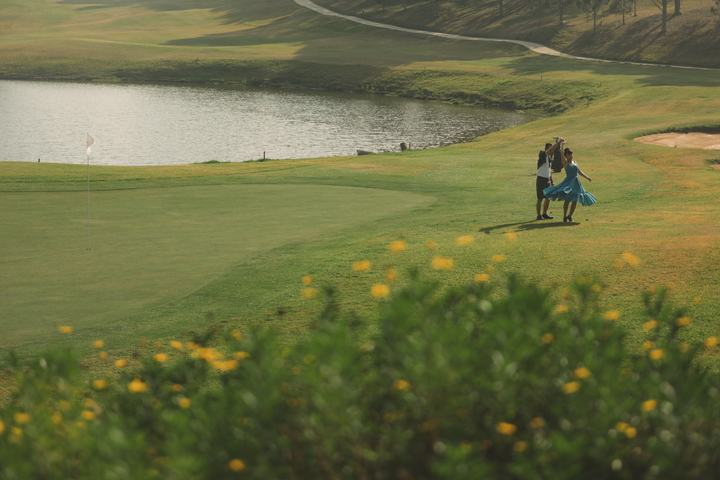 Mỹ Ngọc Bolero khoe ảnh cưới tại sân golf - 9