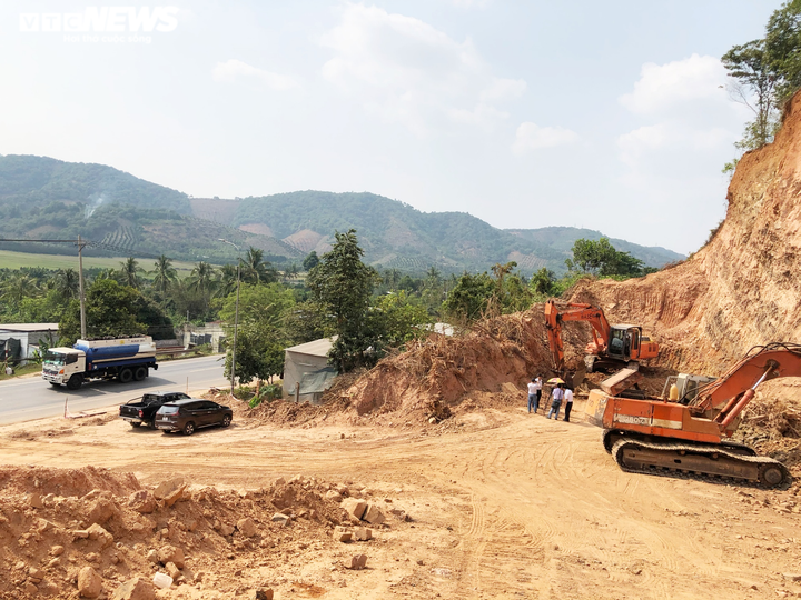 Đồng Nai: Nhiều bất cập dự án xử lý sạt lở đồi tại huyện Tân Phú - 1