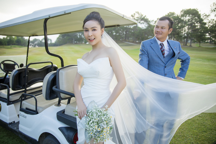 Mỹ Ngọc Bolero khoe ảnh cưới tại sân golf - 10