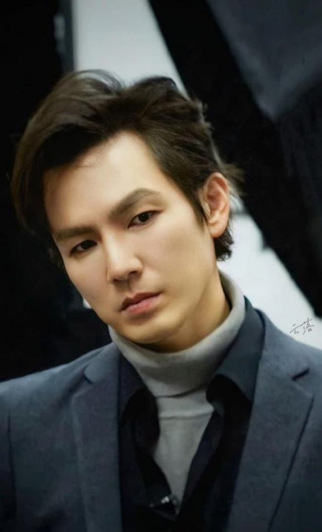 Ông chú U50 Chung Hán Lương trẻ đẹp vượt xa trai trẻ