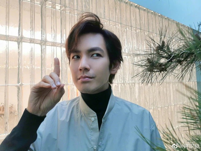 Ông chú U50 Chung Hán Lương trẻ đẹp vượt xa trai trẻ