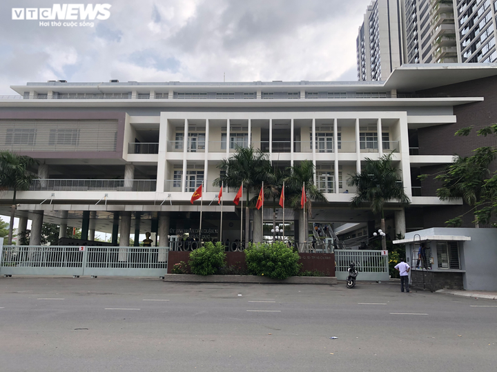 Bảo vệ dân phố tra tấn dã man 2 thiếu niên tại phòng giám thị trường THCS - 2