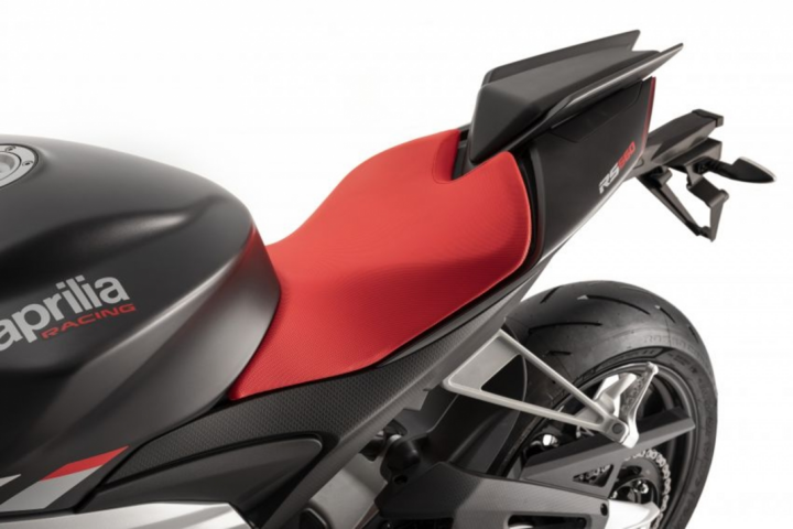 Cận cảnh Aprilia RS660 2021 giá hơn 300 triệu đồng - 6