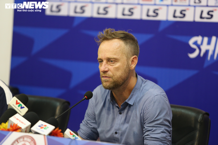 Thua liên tiếp, HLV Polking nói nếu CLB tìm được người tốt hơn ông sẵn sàng đi - 1