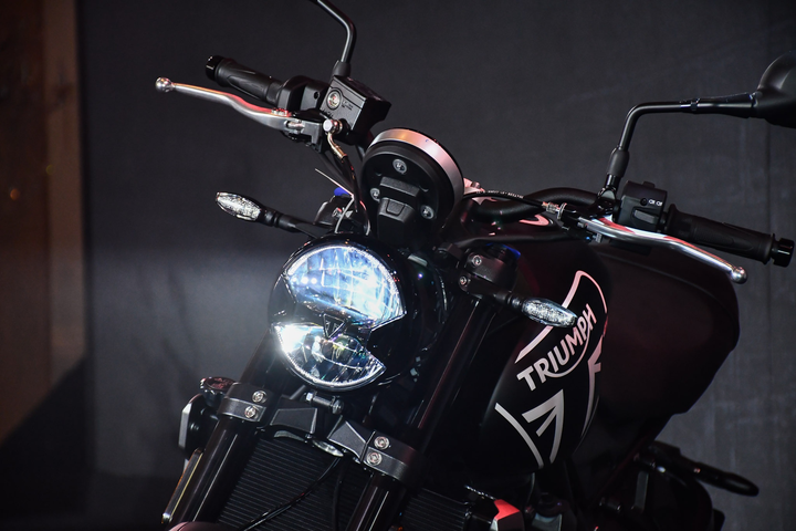 Chi tiết Triumph Trident 660 giá 270 triệu đồng tại Việt Nam - 4