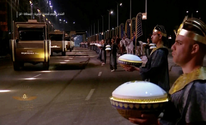 Vì sao xác ướp 22 vị vua và nữ hoàng gia Ai Cập được rước trên phố? - 14