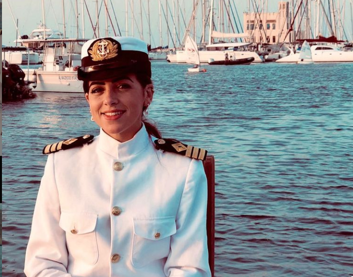 Nữ thuyền trưởng xinh đẹp chịu tiếng oan trong vụ tàu hàng mắc kẹt kênh Suez - 3