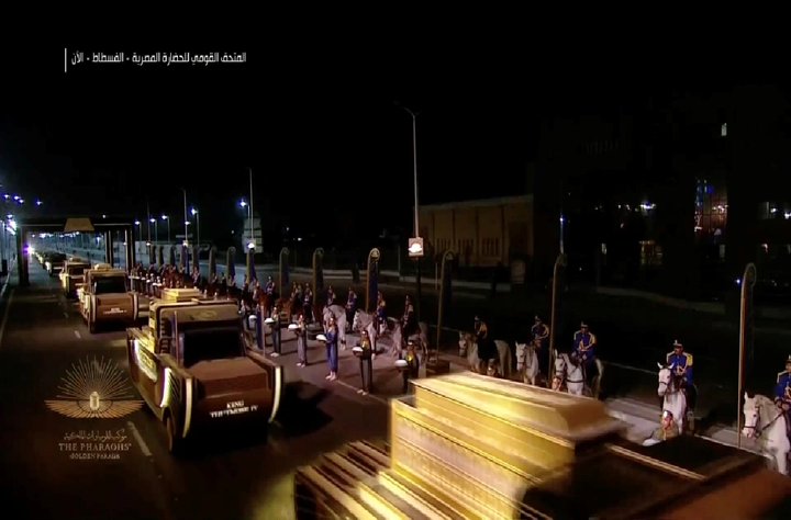 Vì sao xác ướp 22 vị vua và nữ hoàng gia Ai Cập được rước trên phố? - 13