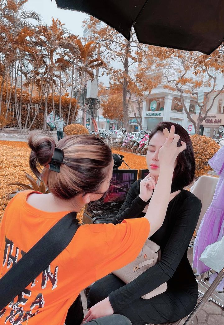 'Hướng dương ngược nắng': Minh trút bỏ vẻ quê mùa, trở nên gợi cảm, sành điệu - 4