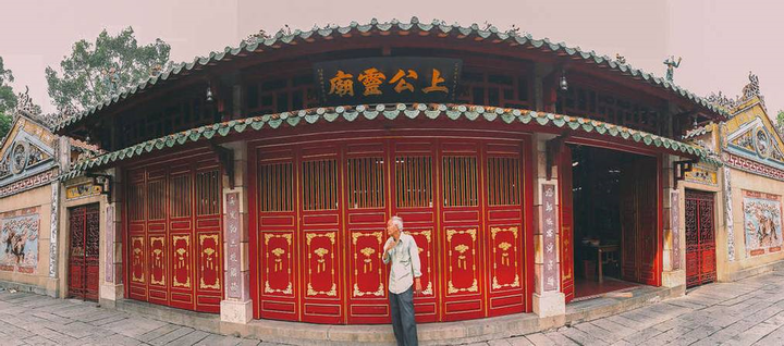 Lăng Ông Bà Chiểu: Ngôi đền cổ nhất Sài Gòn nhưng rất được lòng giới trẻ - 13