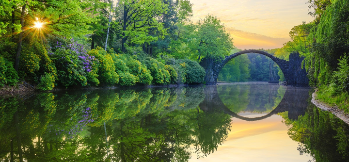 Khám phá bí mật 'Cây cầu của quỷ' nằm giữa rừng cây, tự đổi màu qua các mùa - 6