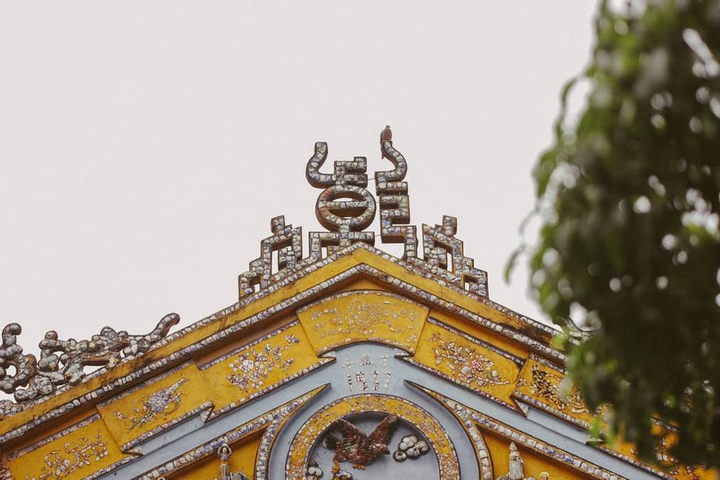 Lăng Ông Bà Chiểu: Ngôi đền cổ nhất Sài Gòn nhưng rất được lòng giới trẻ - 7