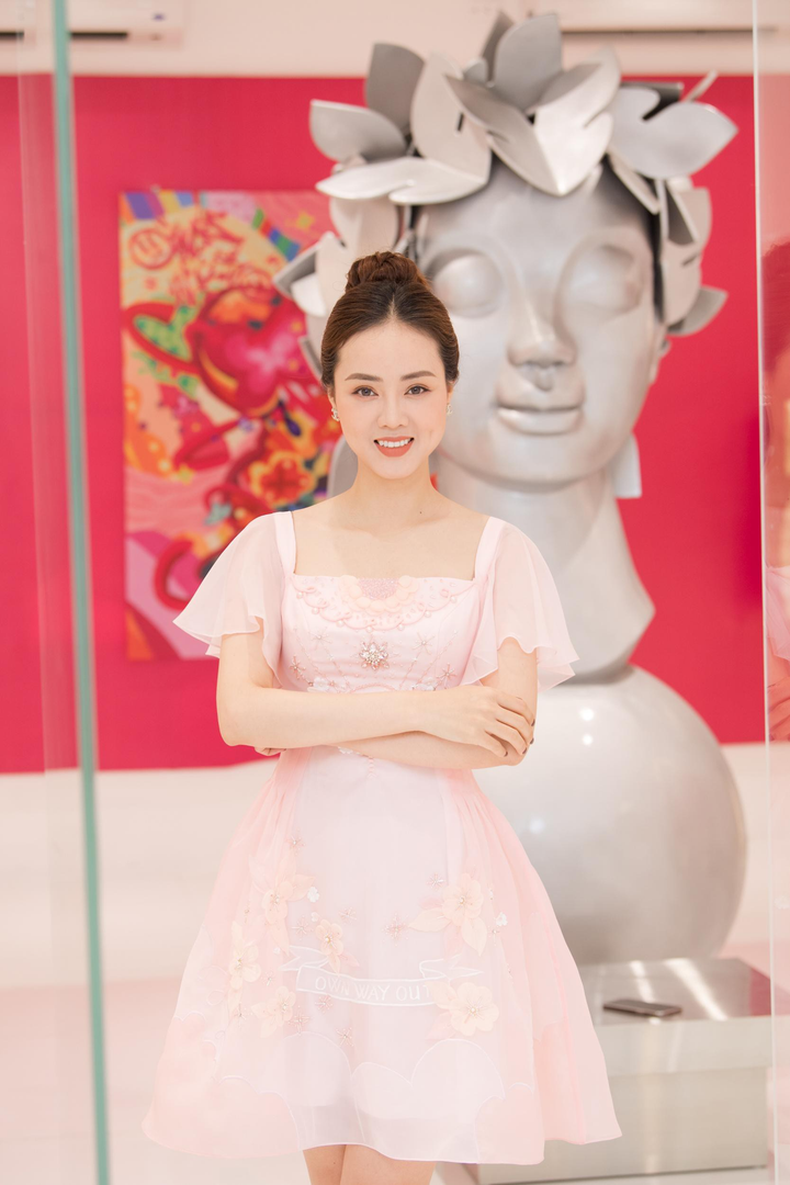 Vợ kém 15 tuổi của NSND Công Lý ngày càng xinh đẹp - 5