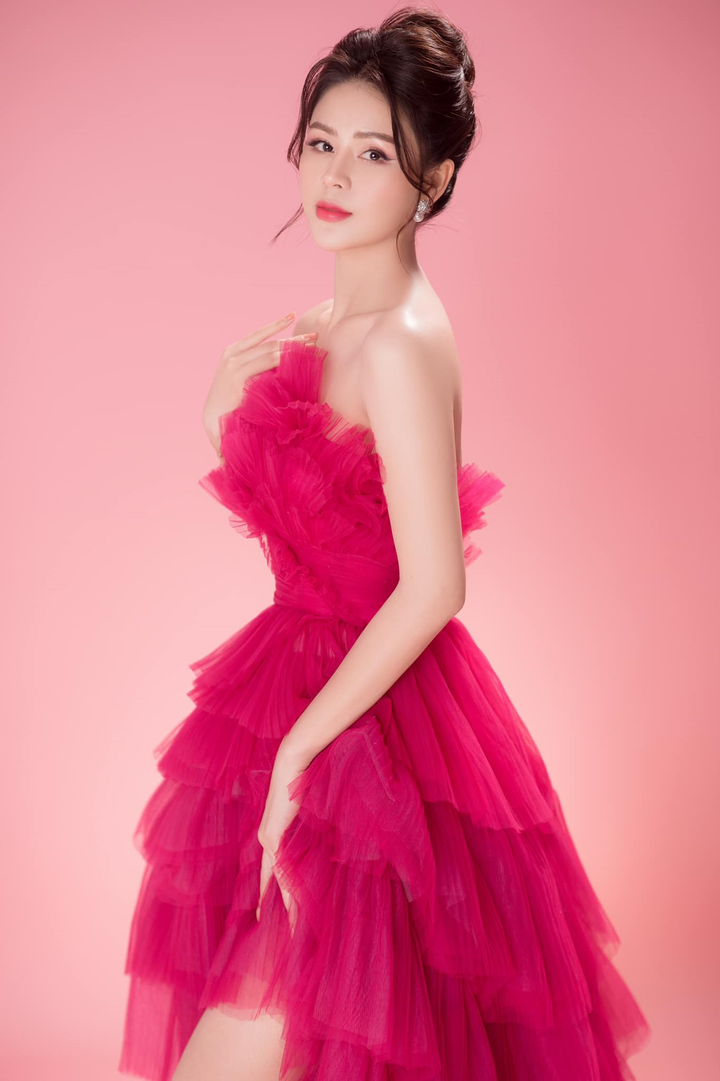 Minh của 'Hướng dương ngược nắng' khoe vai trần nuột như lụa - 6