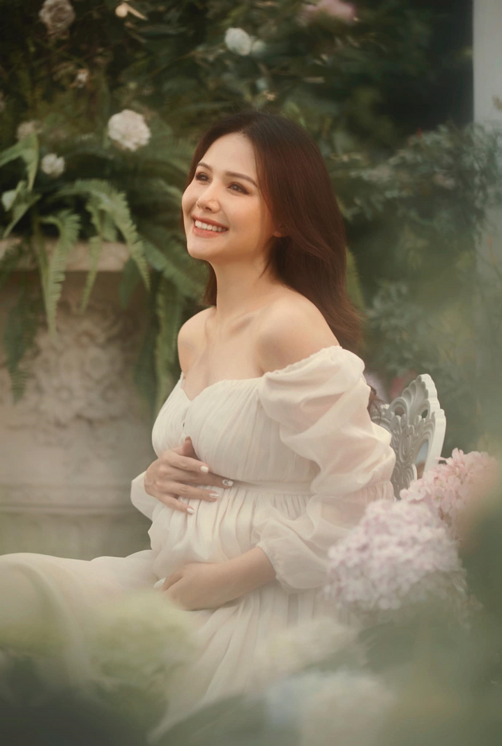 Ảnh: Phanh Lee 'Ghét thì yêu thôi' gợi cảm dù sắp sinh con đầu lòng - 8