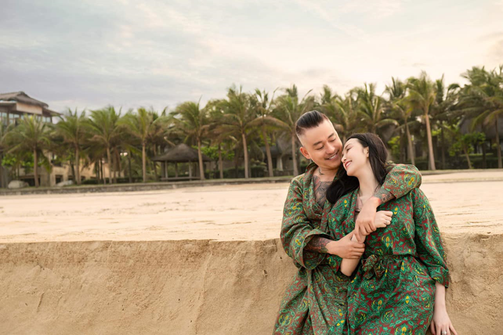 Vợ Tuấn Hưng: 'Anh hãy lạnh lùng với cả thế giới, ấm áp với riêng em' - 1