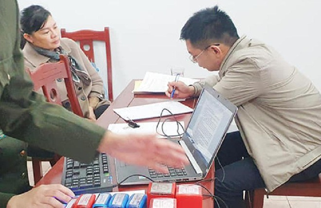 Khởi tố 'bà trùm' lập 3 công ty mua bán trái phép hóa đơn gần 300 tỷ đồng - 1