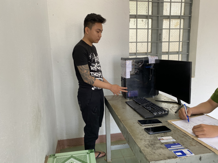 Triệt phá nhóm lừa đảo hàng tỷ đồng qua mạng - 2