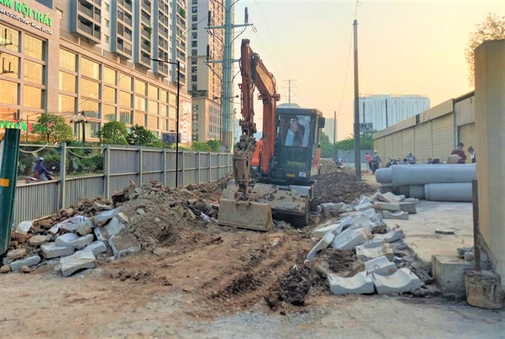 Thực hư thông tin phát hiện người đàn ông dưới lòng đất khi đào đường ở Hà Nội - 2