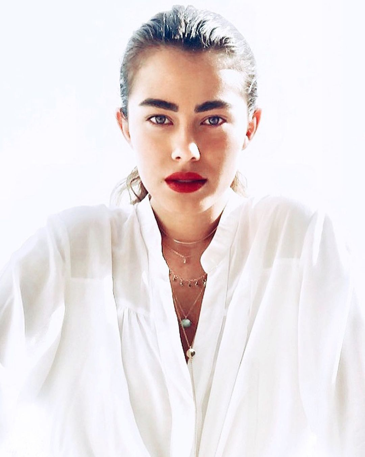 Cô gái xinh đẹp dẫn đầu đoàn rước 22 xác ướp vua chúa Ai Cập là ai? - 6