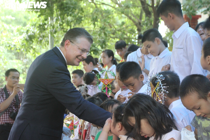 Đại sứ Mỹ Kritenbrink: 'Việt Nam luôn có một vị trí rất đặc biệt trong tim tôi' - 3