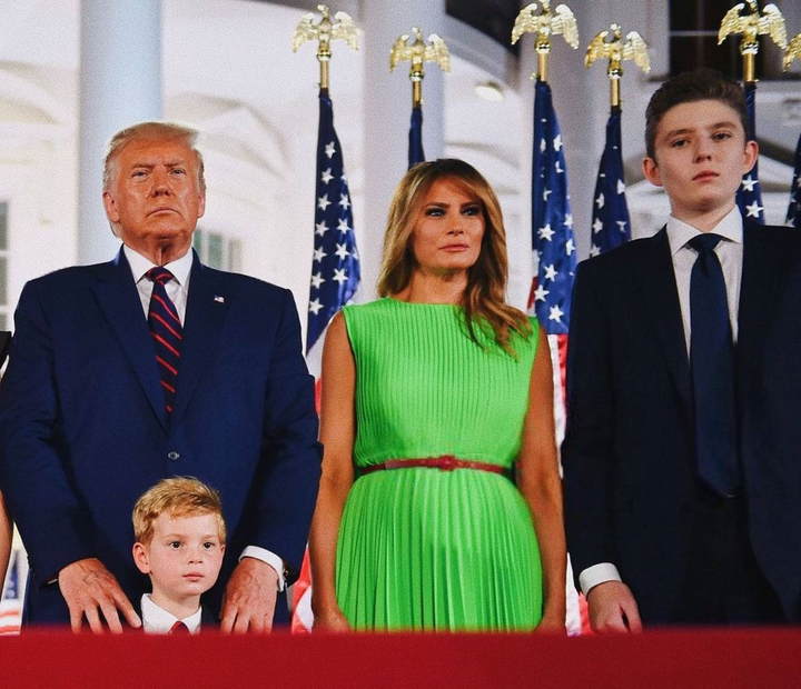 Ảnh quý tử Barron Trump bên 10 đứa cháu khiến dân mạng mê mẩn - 6