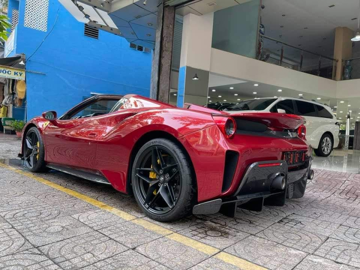 Ferrari 488 Pista Spider thứ hai bất ngờ xuất hiện tại Việt Nam - 5
