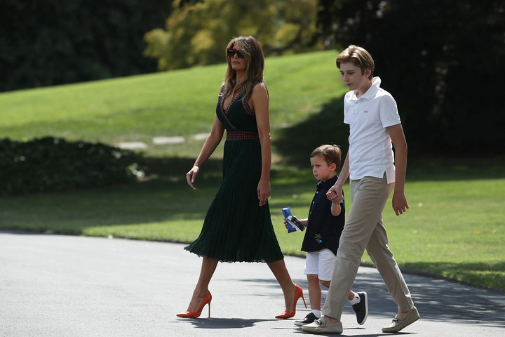 Ảnh quý tử Barron Trump bên 10 đứa cháu khiến dân mạng mê mẩn - 5