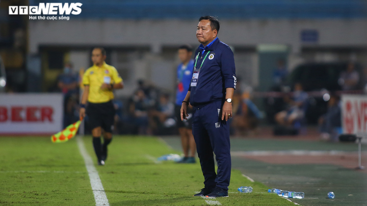 Hà Nội FC lần đầu thua Viettel: Bầu Hiển khó chịu, Quang Hải ngửa mặt than trời - 7