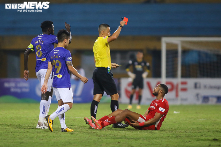 Hà Nội FC lần đầu thua Viettel: Bầu Hiển khó chịu, Quang Hải ngửa mặt than trời - 12