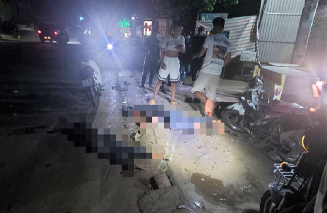 Sơn La: Ba xe máy tông liên hoàn, 4 người thương vong - 1