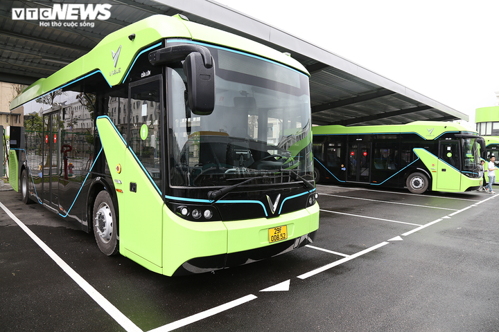 Cộng đồng mạng háo hức mong được trải nghiệm xe buýt điện thông minh VinBus - 1
