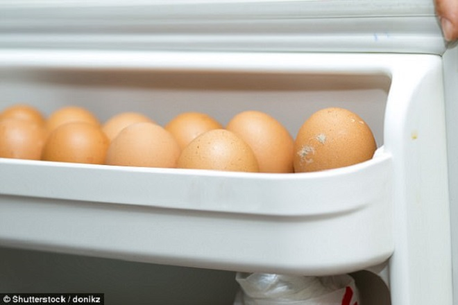 Vì sao không nên để trứng ở cánh cửa tủ lạnh? - 2