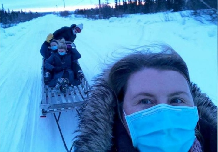 Gian nan vận chuyển vaccine COVID-19 bằng voi, lạc đà, xe trượt tuyết - 2